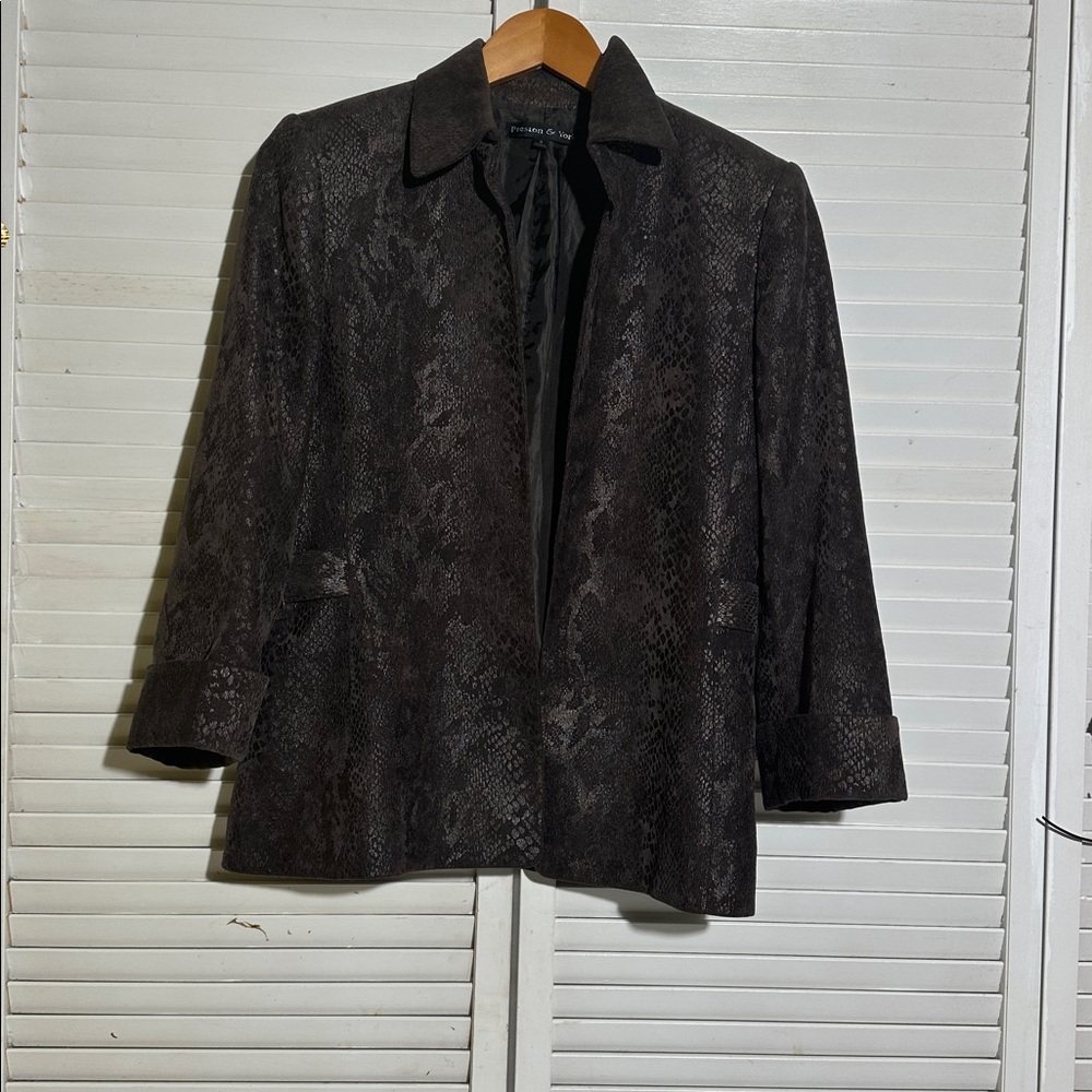 Preston & York Classic Black Top